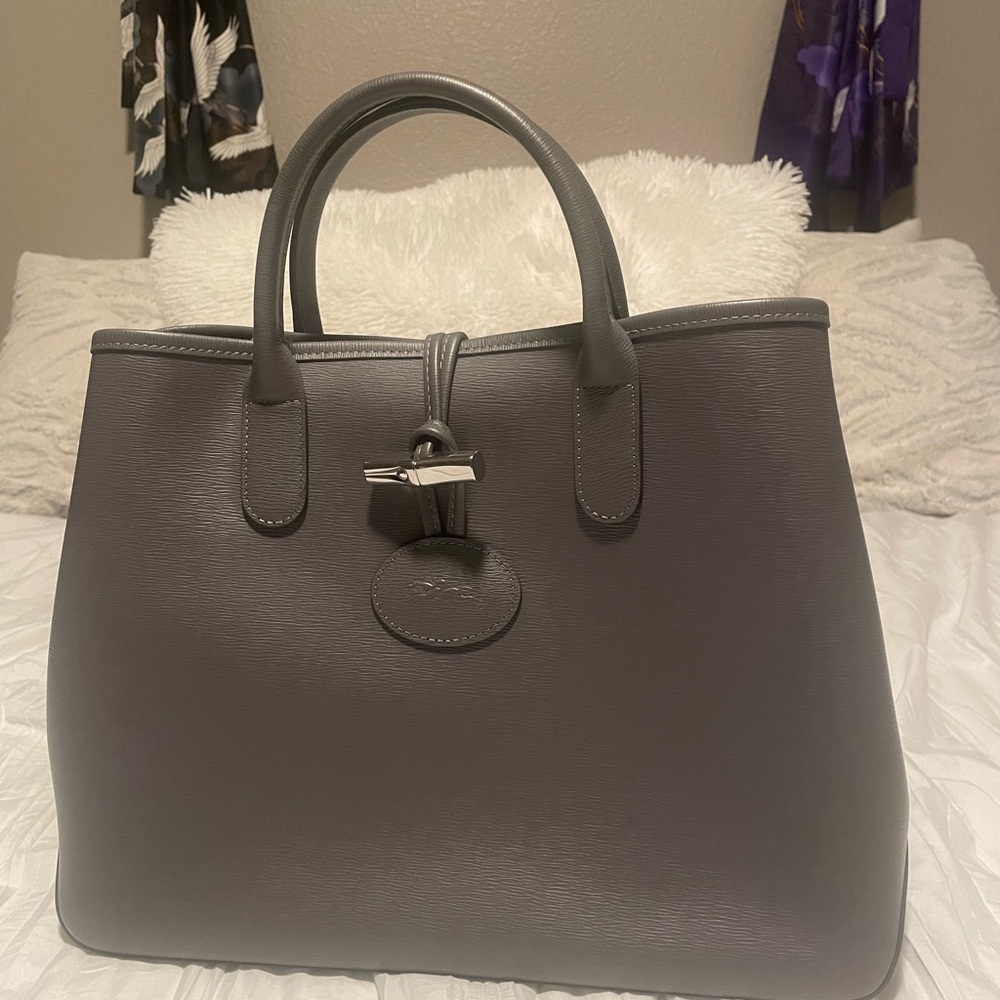 Brand new, never used Medium Longchamp Roseau tote in gray with  silver hardware